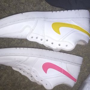 NIKE Air Jordan 1 Low Men's White Multi Color Swoosh CW7033-100 Excellent